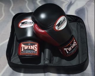 Twins BGVL3 2-Tone Black/Maroon Muay Thai Boxing Gloves 14oz