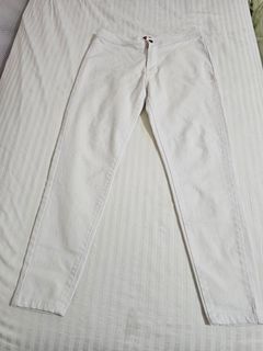 white pants size 32