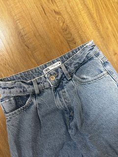Zara Light Capri Jeans