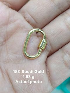 18K Saudi Gold Carabiner Pendant
