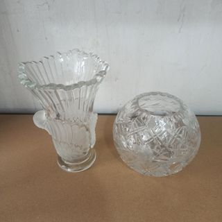 2 Random Vase