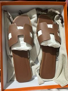 AUTHENTIC Hermes Oran Size 39 Gold BRAND NEW WITH BOX