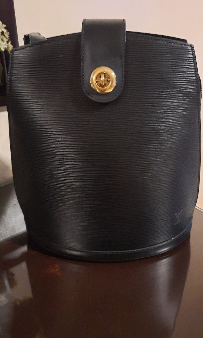 Authentic lv epi bag (Category: Luxury Bags & Wallets) located in Manila. Submitted by nyeragiti (Listing ID 1303851123, Image 1). Description: pre-loved but well used. classic and elegant. has minor signs of use but still in very good condition. lightly faded leather around the gold lock but almost unnoticeable. bag ONLY. BPI or gcash payment. delivery fee c/o buyer.