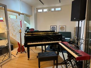 （分類：）位於 。 由 cmusicians 提交（商品編號 1303836024，圖片 1）。簡介： 。