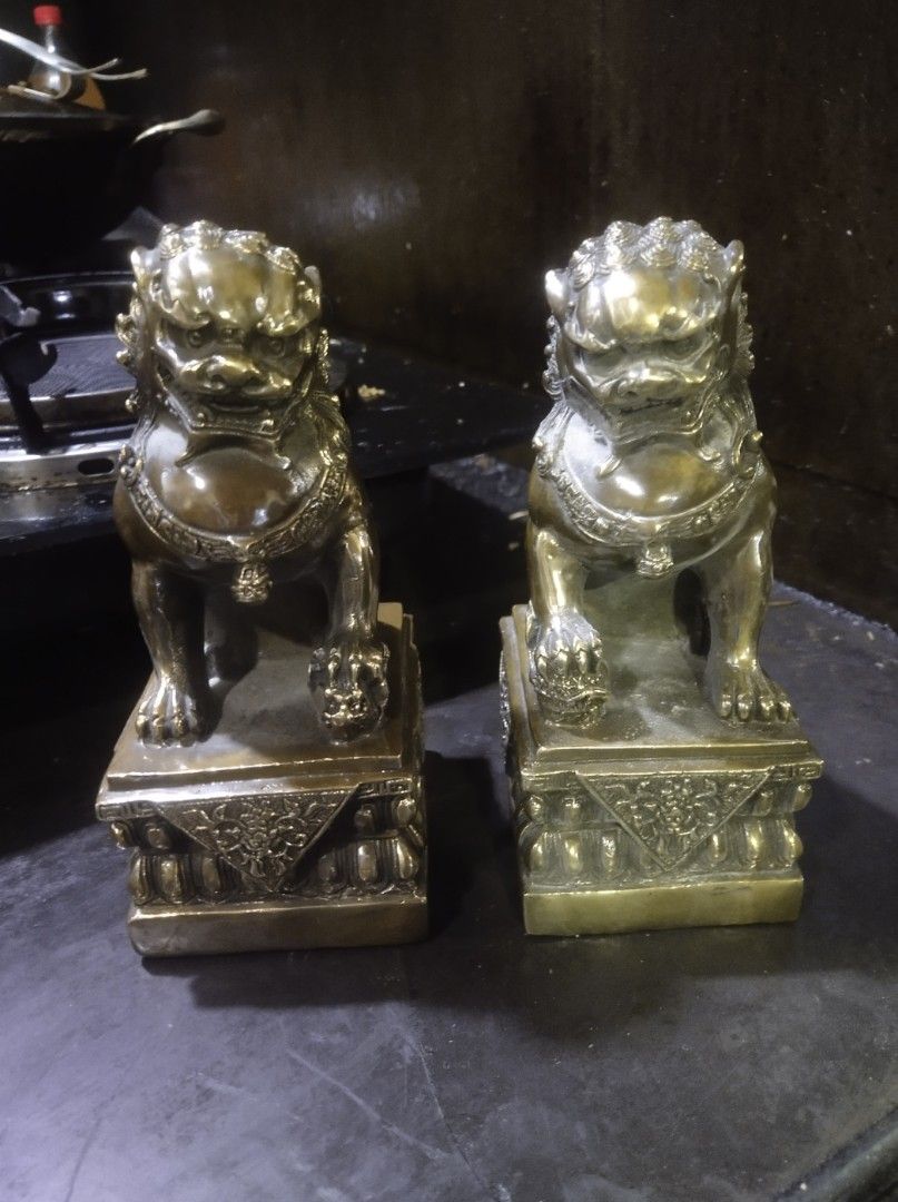 Brass Fu dog pair statue display (Category: Vintage Collectibles) located in Manila. Submitted by kurukutuk (Listing ID 1303905993, Image 3). Description: brass Fu dog pair statue display 8 x 4 x 4 inches HxLxW made of brass.