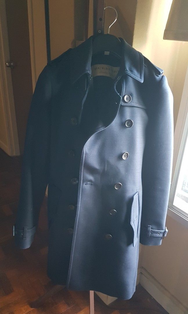 MERDEKA SALE Burberry Women s Navy Blue Coat Women s Fashion Coats Jackets and Outerwear on Carousell