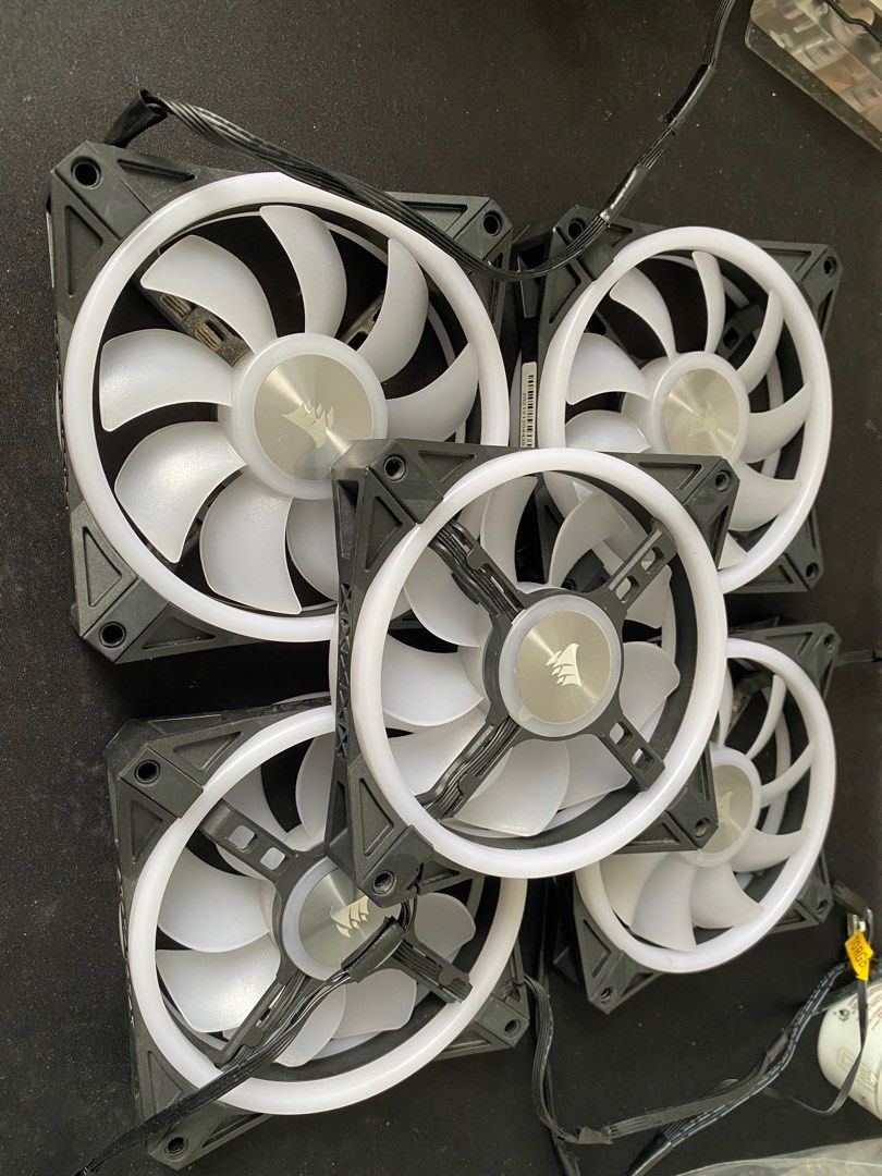 Corsair Commander Pro Different Fans Corsair ICUE Commander PRO