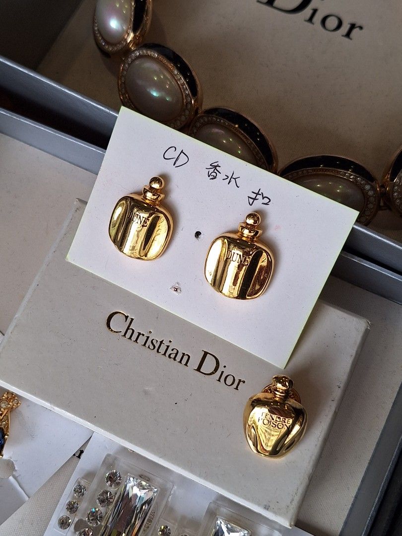 Pin dior outlet