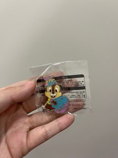Disney chip & dale brooch/pin