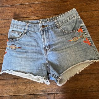 Embroidered summer denim shorts