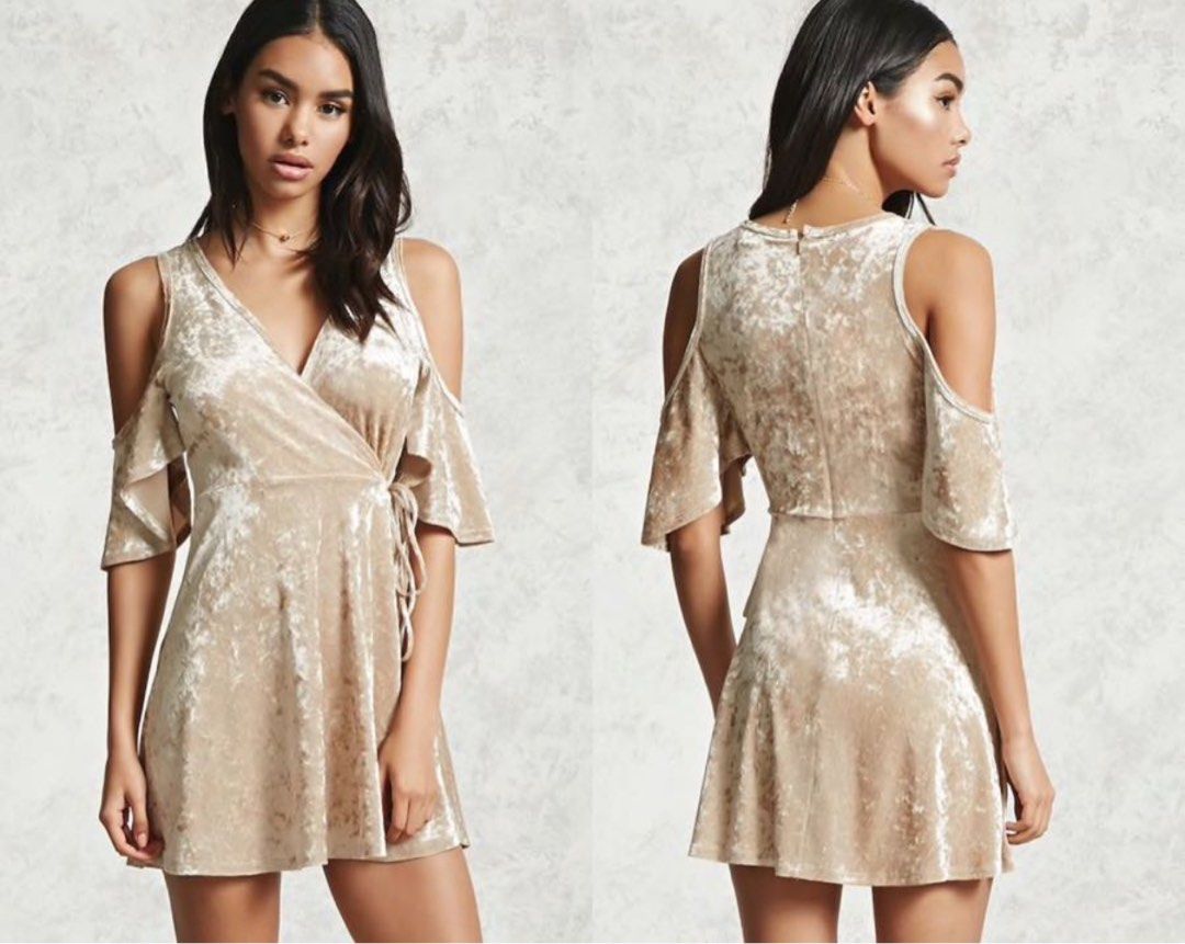 Forever 21 Surplice Crushed Velvet Dress Women s Fashion Dresses Sets Dresses on Carousell