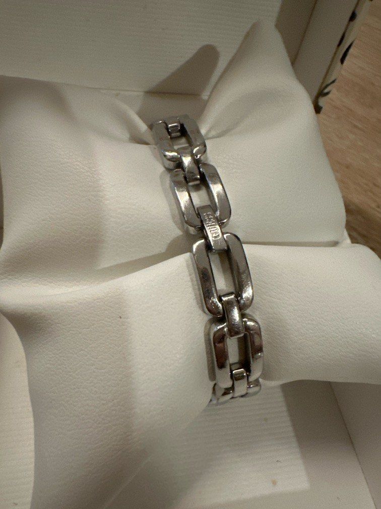 Guess bracelet watch Women s Fashion Watches Accessories Watches on Carousell