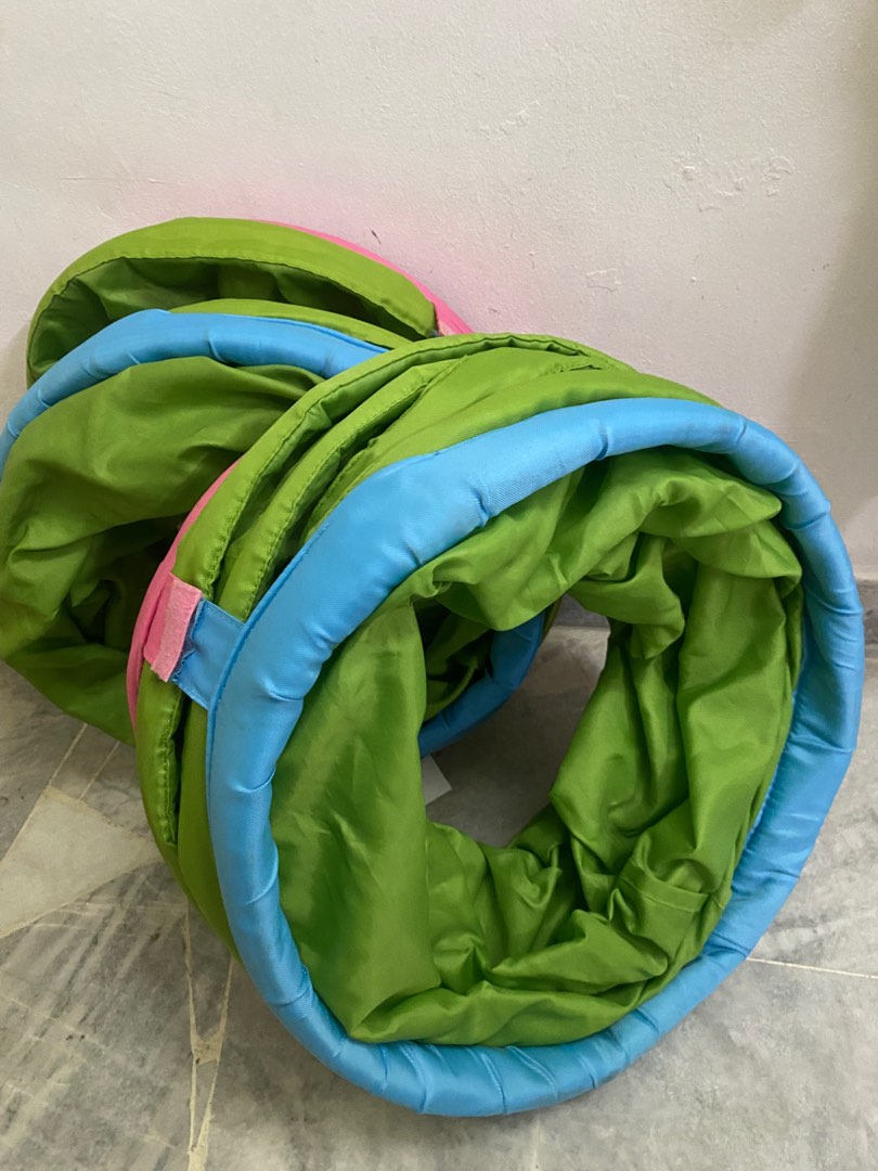 Busa play tunnel outlet