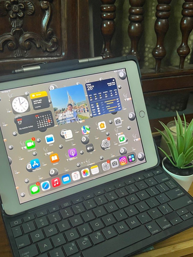 Ipad 6th gen 32gb Silver with logitech keyboard (Category: iPad) located in Imus. Submitted by zyrouss (Listing ID 1303803151, Image 1). Description: iPad 6th Gen 32GB (Silver) iPad details: • Wi-Fi • iOS Version Upgraded to 17.4.1 • No Dents or scratches • 99% smooth • No iCloud Account Issues • Sensor, Touch ID, Fingerprint are ALL WORKING • Good battery life Inclusions: • Unit • With charger • with Logitech Slim Folio Bluetooth Keyboard bought