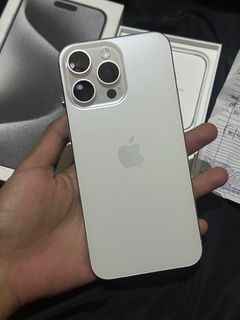Iphone 15 pro max 256gb white titanium 1 week old
