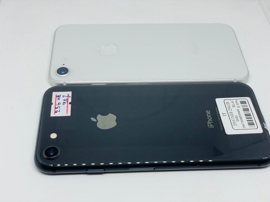 iPhone 8 256gb (Category: iPhone 8 Series) located in Manila. Submitted by TekiCashGadgetsph (Listing ID 1303818043, Image 3). Description: (FU) Open-line, any sim working (worldwide) - Guaranteed original iPhone not fake/copy accessories with box Secondhand Good as new not abused! Presentable •Original Lcd • no issue hidden issues • no apple id / iCloud id • Good batthealth • Good cam front/back • Good Performance • Good touch id • Good use / pl