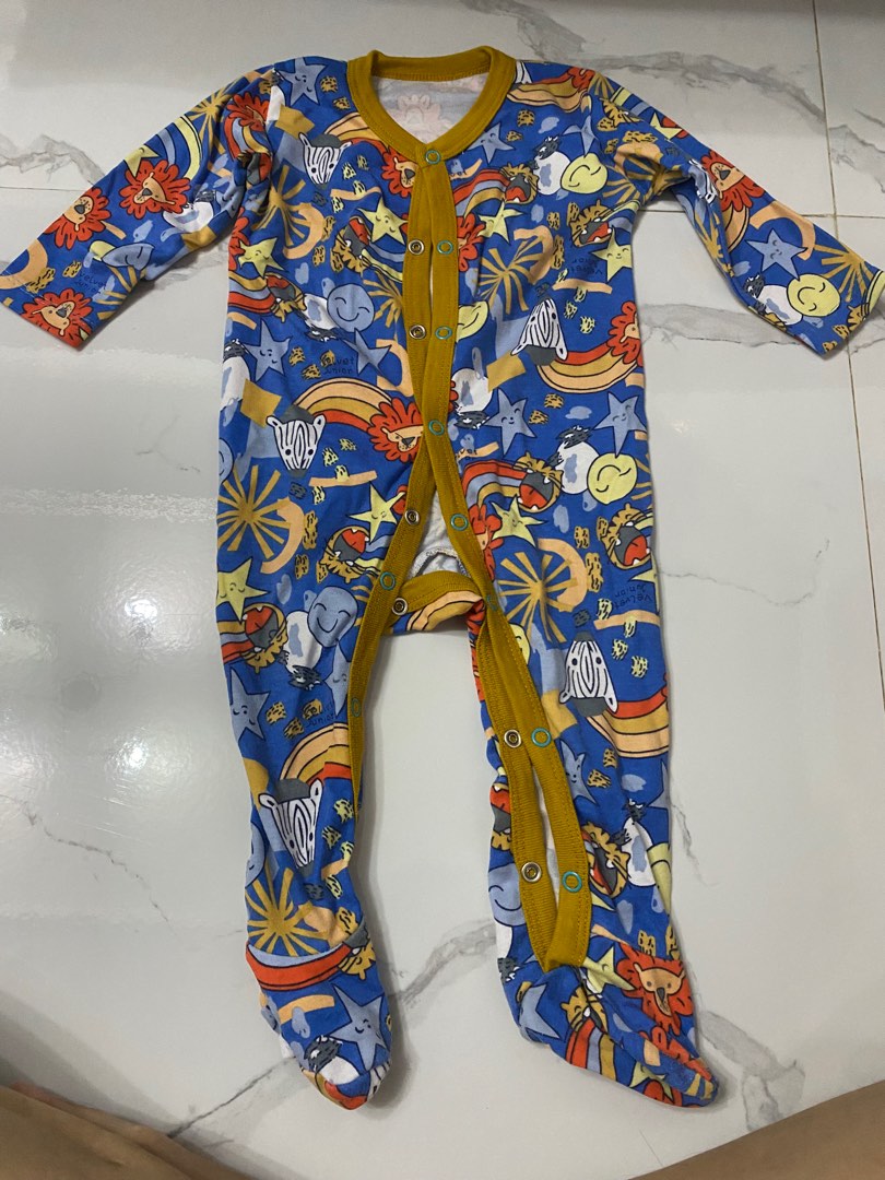 jumpsuit velvet junior 3 6 bln Bayi Anak Lainnya di Carousell