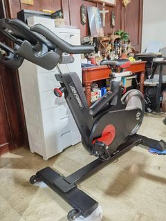 Life Fitness IC5 Stationary Bike Magnetic Resistance with Monitor Quiet Ride Heavy-duty Bike brand new is 203k Indoor cycling