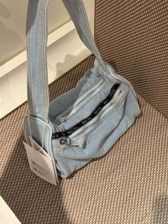 （分類：）位於 。 由 winniefw 提交（商品編號 1303879980，圖片 1）。簡介： 。
