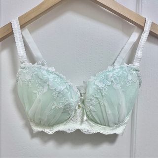 （分類：）位於 。 由 oillllly 提交（商品編號 1303909677，圖片 1）。簡介： 。