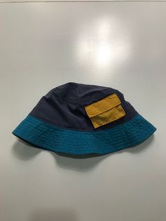 New era bucket nylon hat | Size Medium to Large on tag