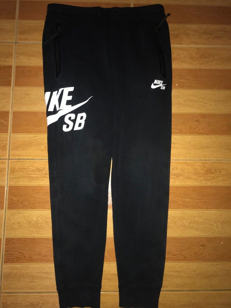 NIKE SB JOGGER PANTS (Category: Joggers) located in Dagupan City. Submitted by nathani3l (Listing ID 1303861294, Image 2). Description: W:32-36 L:38.5 ISSUES: CUT TAG, 2 PINHOLE, NO LACE COLOR RATE 9/10.