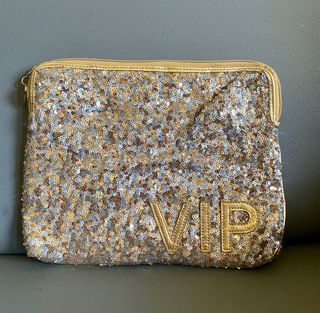 Nine West Cushioned pouch