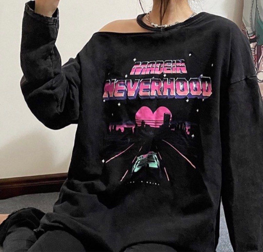 Off the shoulder graphic sweatshirt best sale