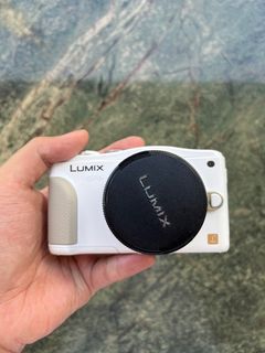 Panasonic Lumix GF6 with 14 f2.5 v2 lens Mirroless MFT/M43 Camera
