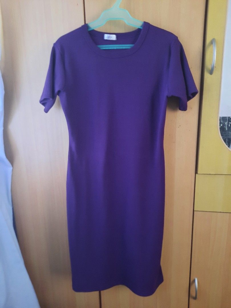 Plus Size Body Con Dress Thick Knitted Material (Category: Dresses) located in Paranaque City. Submitted by trishabl_ (Listing ID 1303809077, Image 1). Description: Condition: 10/10 Description: - Thick knitted fabric - Round neck - Short sleeves - stretchable - worn once to fit Color: Deep Purple/Violet Size: can fit M-2XL Measurement in inches: Length: 40" Width: 18" 💵 MOP: BDO, Maya or GCash 🚚 MOD: Lalamove, Grab Express, Flash Express or LB