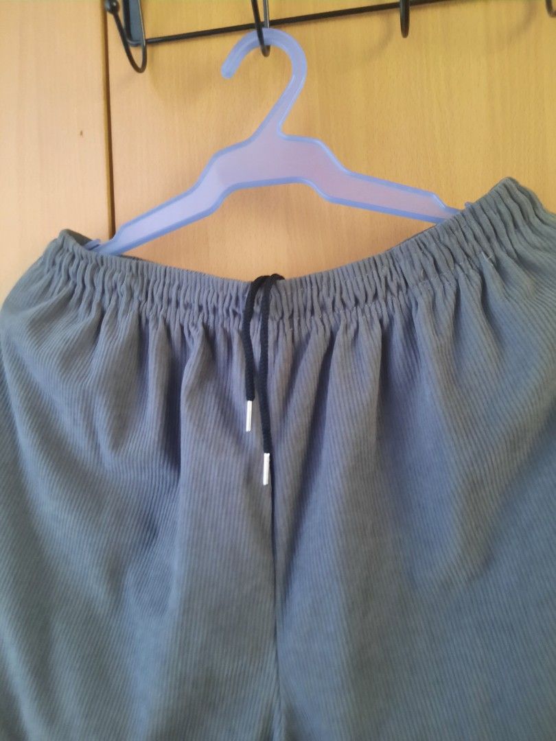 Plus Size Gray Garterized Corduroy Lounge Pants (Category: Other Bottoms) located in Paranaque City. Submitted by trishabl_ (Listing ID 1303807380, Image 2). Description: Condition: 10/10 Description: - Thick corduroy material - garterized waist - with adjustable tie - with 2 side pockets - worn once to fit Color: Dark gray Size: can fit M-2XL Measurement in inches: L: 38" Waist: up to 42" Thigh: 14" 💵 MOP: BDO, Maya or GCash 🚚 MOD: Lalamove, G