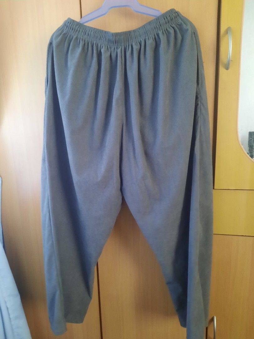 Plus Size Gray Garterized Corduroy Lounge Pants (Category: Other Bottoms) located in Paranaque City. Submitted by trishabl_ (Listing ID 1303807380, Image 3). Description: Condition: 10/10 Description: - Thick corduroy material - garterized waist - with adjustable tie - with 2 side pockets - worn once to fit Color: Dark gray Size: can fit M-2XL Measurement in inches: L: 38" Waist: up to 42" Thigh: 14" 💵 MOP: BDO, Maya or GCash 🚚 MOD: Lalamove, G
