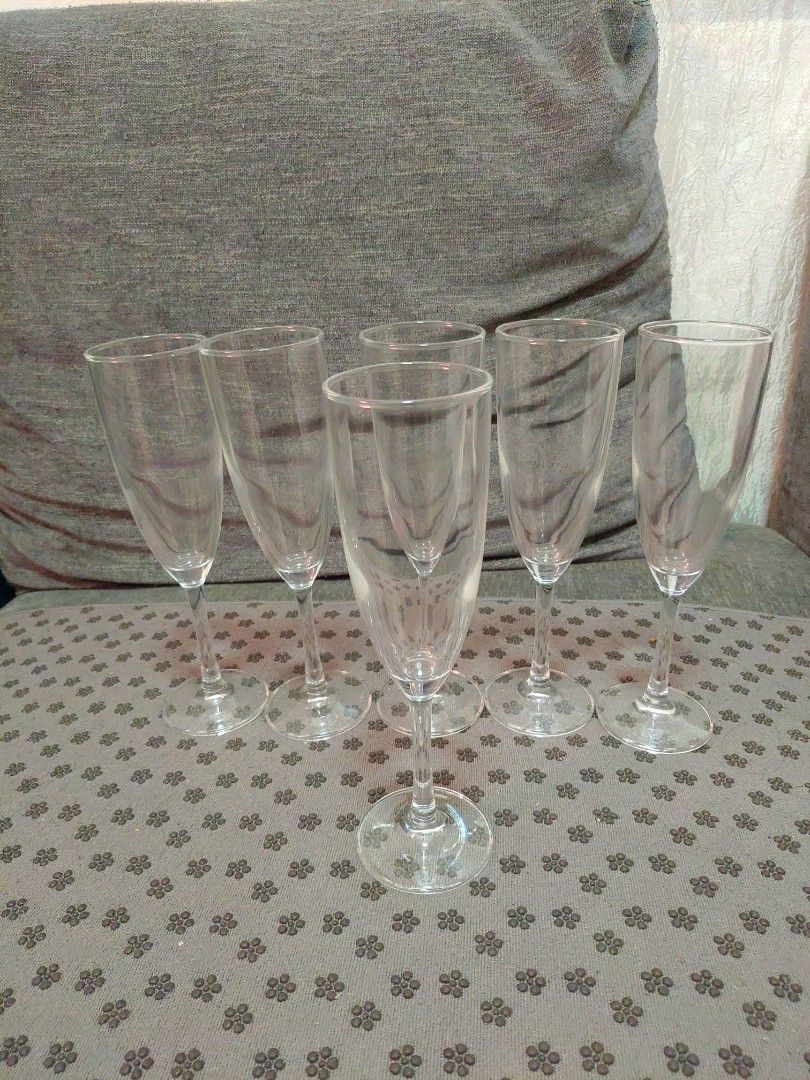 Pompad'or Flute Wine Glass (Category: Water Bottles & Tumblers) located in Quezon City. Submitted by nnncorner (Listing ID 1303814662, Image 3). Description: Original Pompad'or Flute Wine Glass From Japan no issues Never been used still with box 1,200.