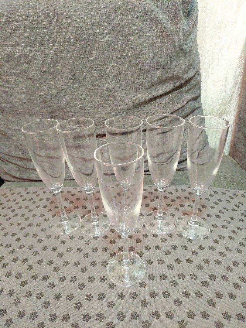 Pompad'or Flute Wine Glass (Category: Water Bottles & Tumblers) located in Quezon City. Submitted by nnncorner (Listing ID 1303814662, Image 1). Description: Original Pompad'or Flute Wine Glass From Japan no issues Never been used still with box 1,200.