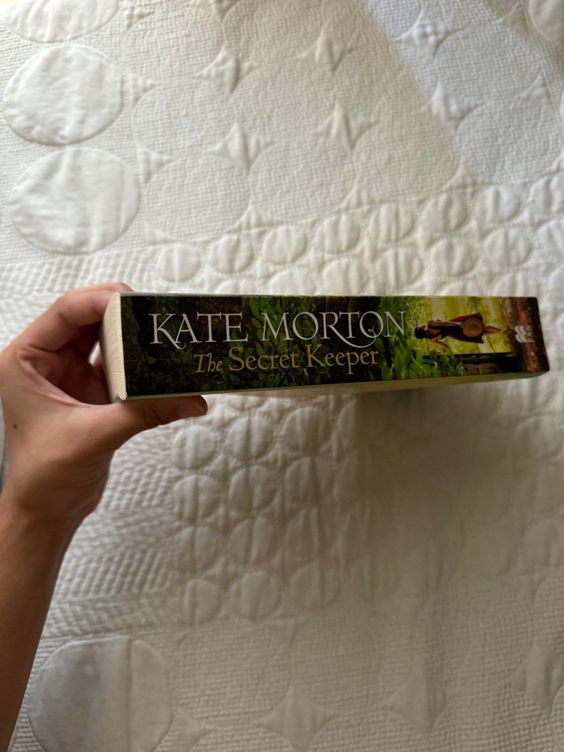 Pre-loved books - The Secret Keeper (Category: Storybooks) located in Manila. Submitted by phiascart (Listing ID 1303758627, Image 3). Description: The Secret Keeper by Kate Morton - read once - still in good condition.