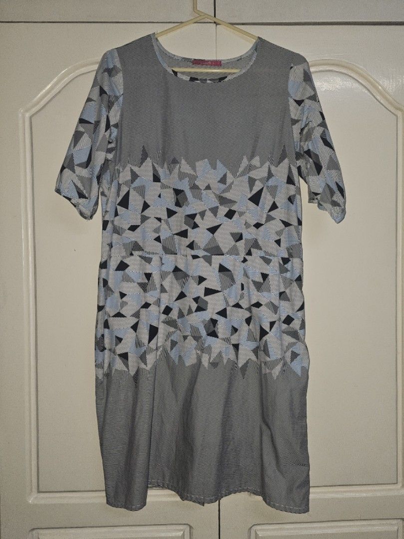 Preloved Casual Dress (Category: Dresses) located in Quezon City. Submitted by Ley97 (Listing ID 1303874044, Image 1). Description: •RFS: does not fit anymore •for reference my height 5'5 weight 75.