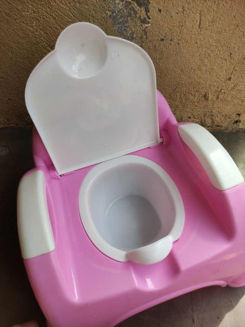 Preloved Potty Trainers 150 each via Lalamove (Category: Toilet Training) located in Binangonan. Submitted by shopcharliecloset (Listing ID 1303765680, Image 2). Description: 150 each via Lalamove Binangonan Rizal po location.