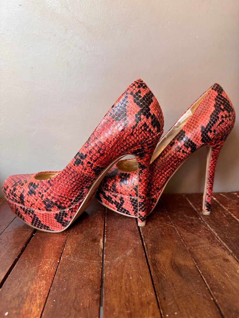 Steve Madden Snake Skin High Heels w Original Box