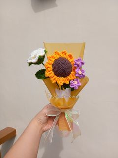 crochet flower bouquet (rose, sunflower, forget me not)
