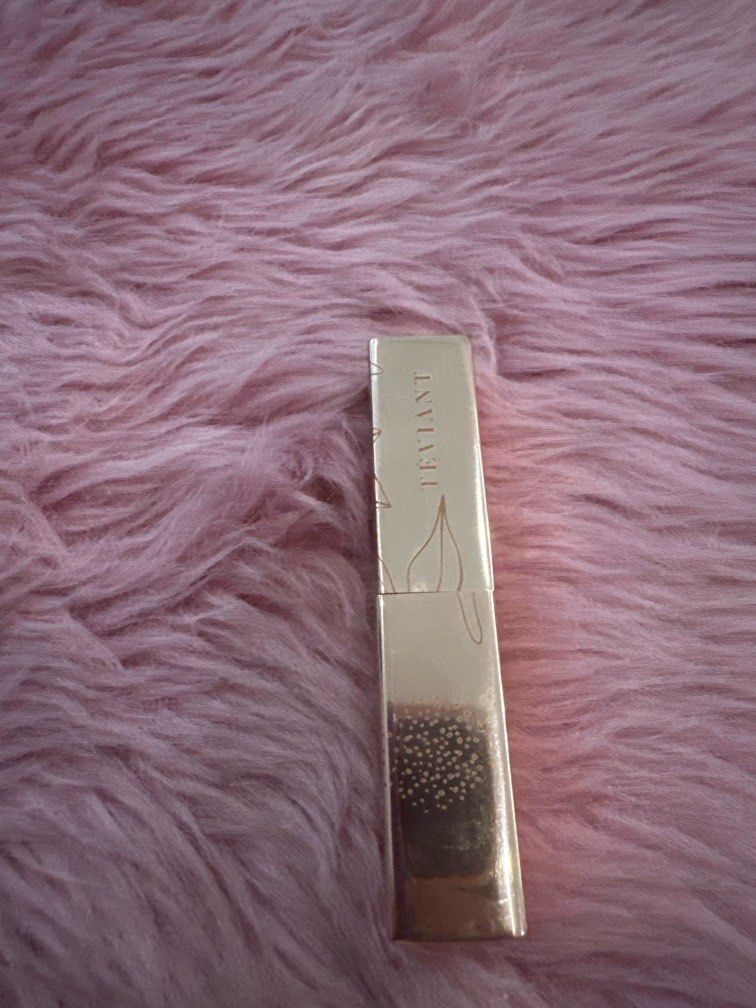 Teviant She Balm Shade: Kate (Category: Makeup) located in Muntinlupa City. Submitted by madtan (Listing ID 1303860984, Image 1). Description: Swatched less than 10 times Rfs: declutter Odorless Sanitized.