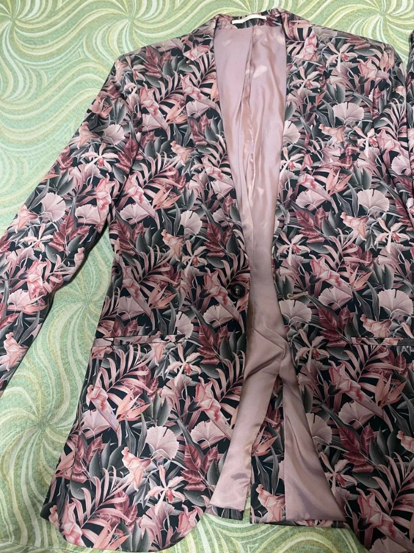 TOPMAN FLORAL SUIT Men s Fashion Coats Jackets and Outerwear on Carousell