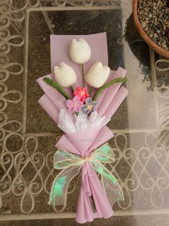 crochet flower bouquet (tulips, forget me not)