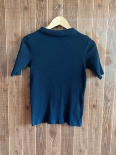Uniqlo Ribbed High Neck Top