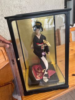 vintage geisha doll with original glass case