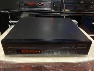 Yamaha CDC-625 CD Player for ur receiver amplifier
