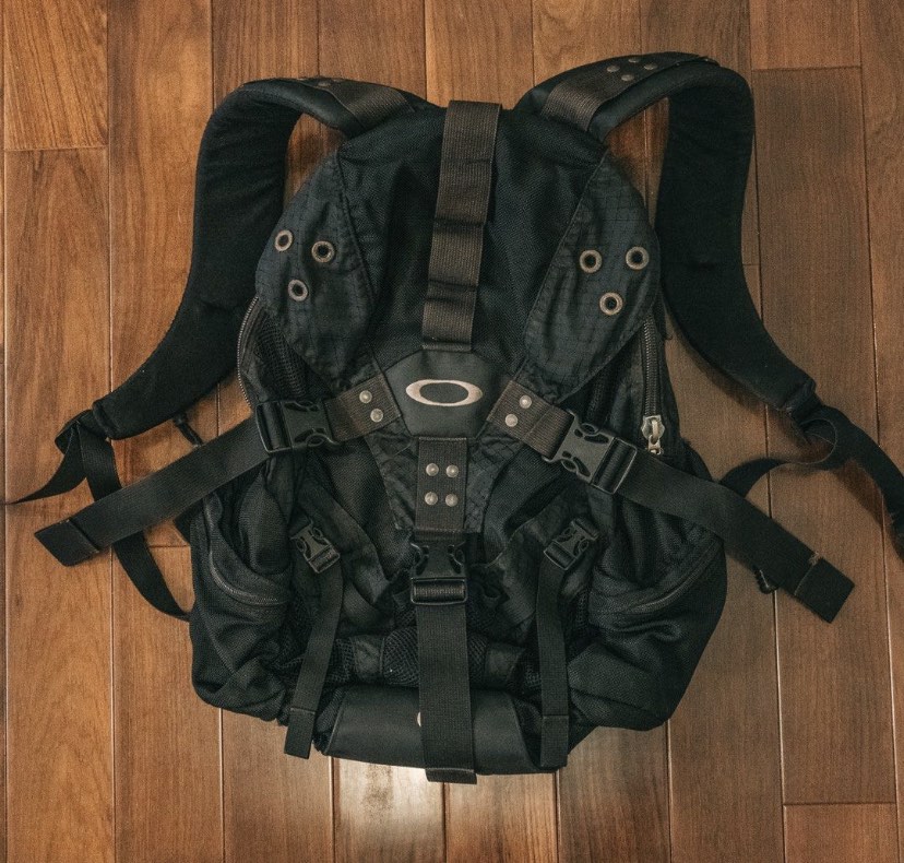 バッグ archive 00s Oakley Boston bag gear y2k archive 00s Oakley Boston bag gear y2k - メルカリ