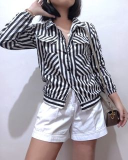 2 FOR 500 - BLACK AND WHITE STRIPES WITH FRONT POCKETS LONG SLEEVES BUTTON DOWN XS 032403