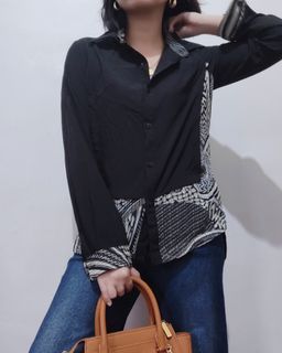 2 FOR 500 - BLACK BUTTON DOWN LONG SLEEVES BLOUSE WITH PRINT AT THE HEM MEDIUM 032403