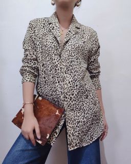 2 FOR 500 - BROWN ANIMAL PRINT BUTTON DOWN LONG SLEEVES BLOUSE WITH NOTCHED COLLAR LARGE 042401