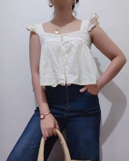 2 FOR 500 - CREAM SLEEVELESS BLOUSE WITH RUFFLES SMALL 042401